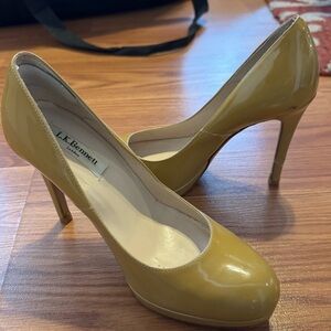LK Bennett London Nude Patent Leather Women's Heels size 37‎ 1/2 Preppy Work
